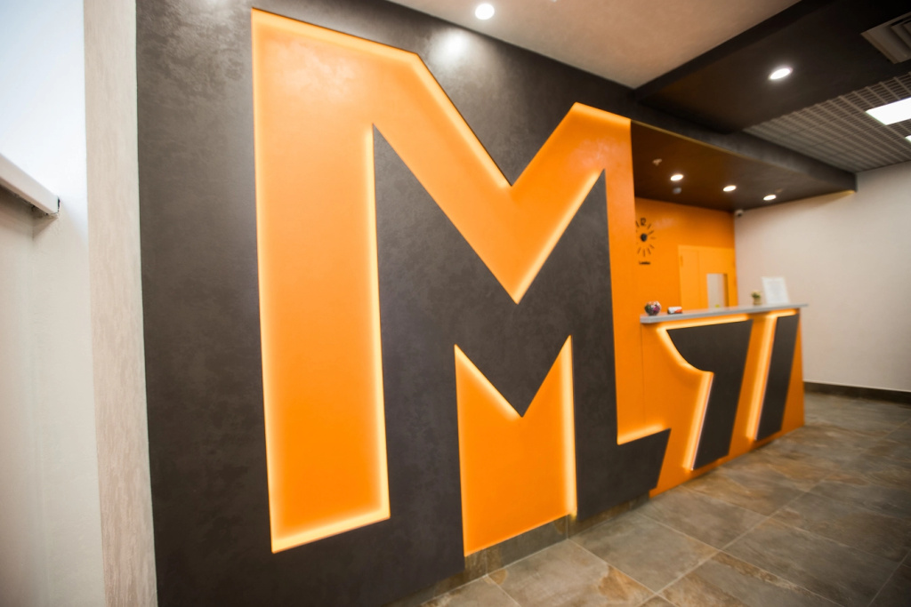 Lobby & Reception