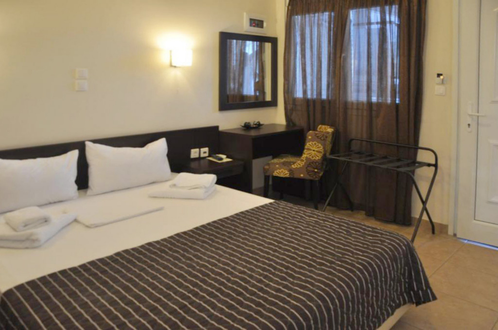 Superior Double room with balcony and with sea view (full double bed)