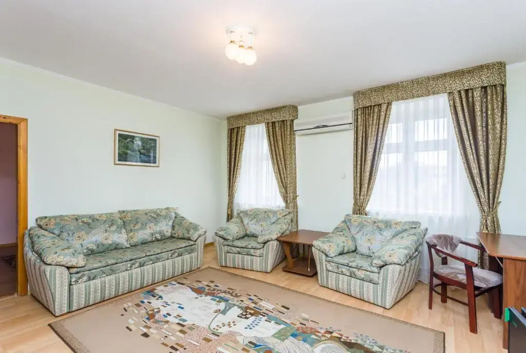 2 room Double Suite with garden view (full double bed)