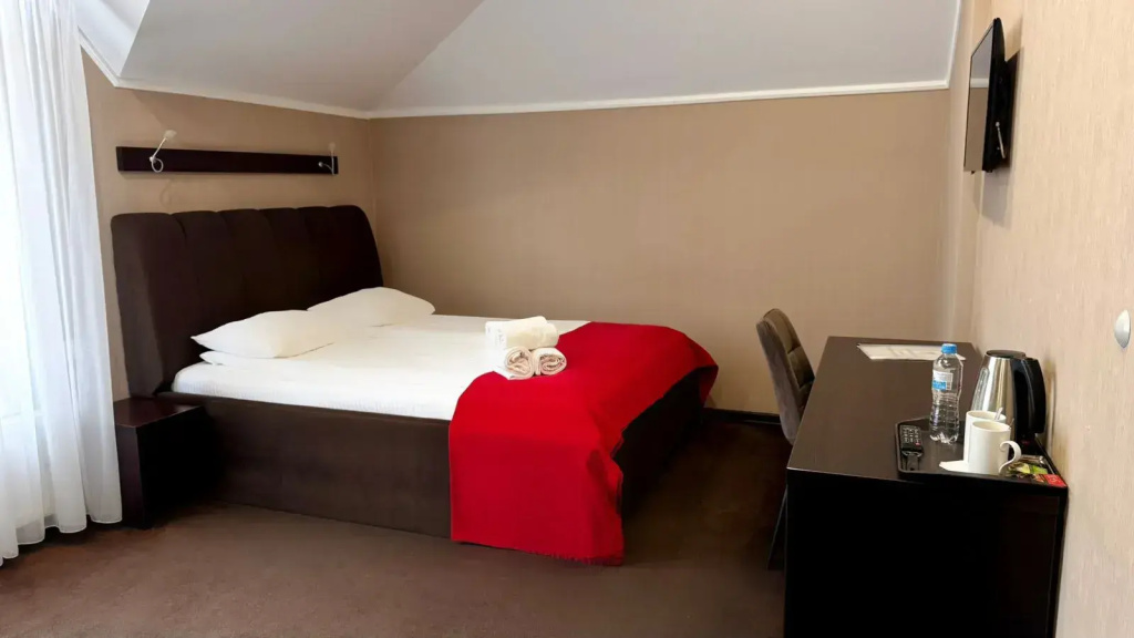 Votre Maison Hotel Room Type - Standard Double room with courtyard view full double bed