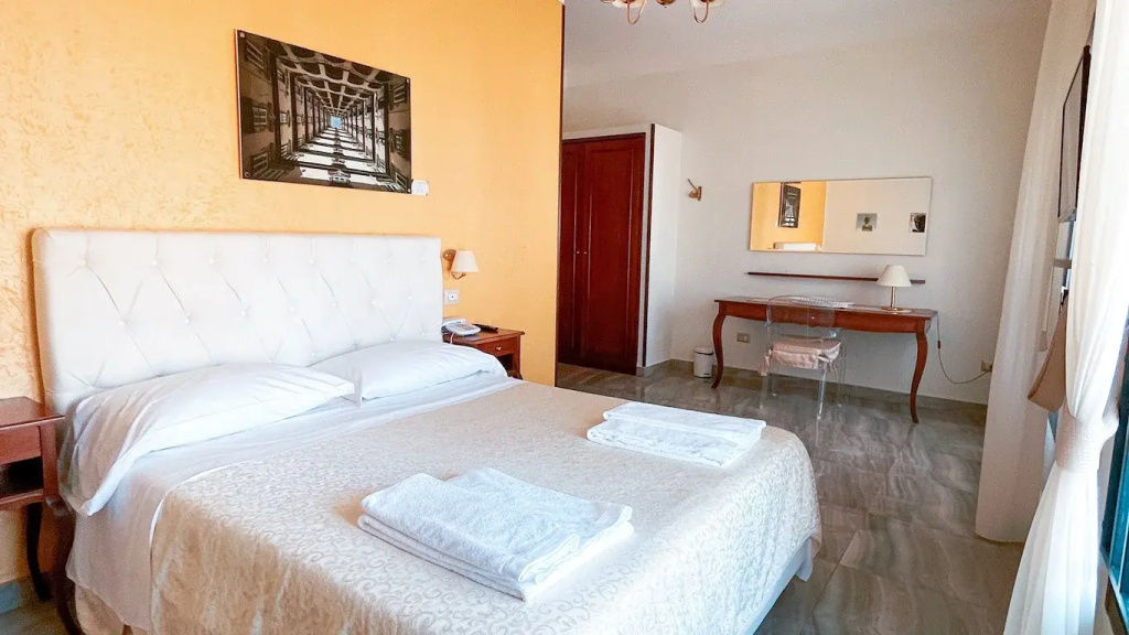 Superior Double room (full double bed)