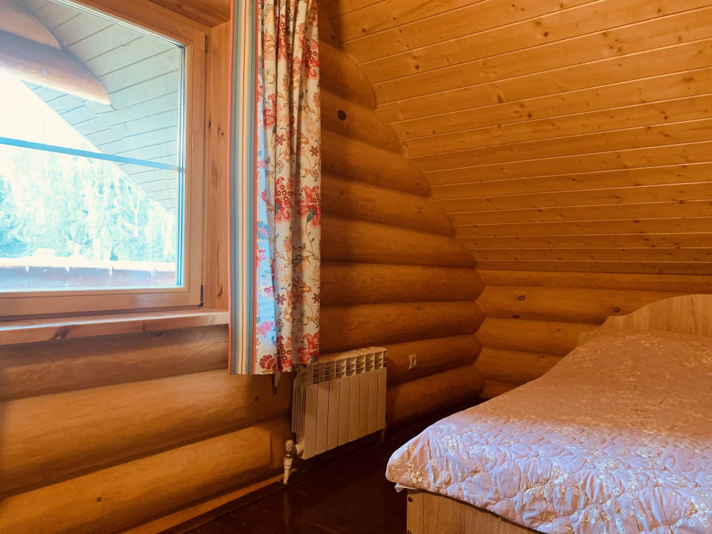 Трёхместный номер Standard с балконом и с красивым видом из окна в Сокольский бор