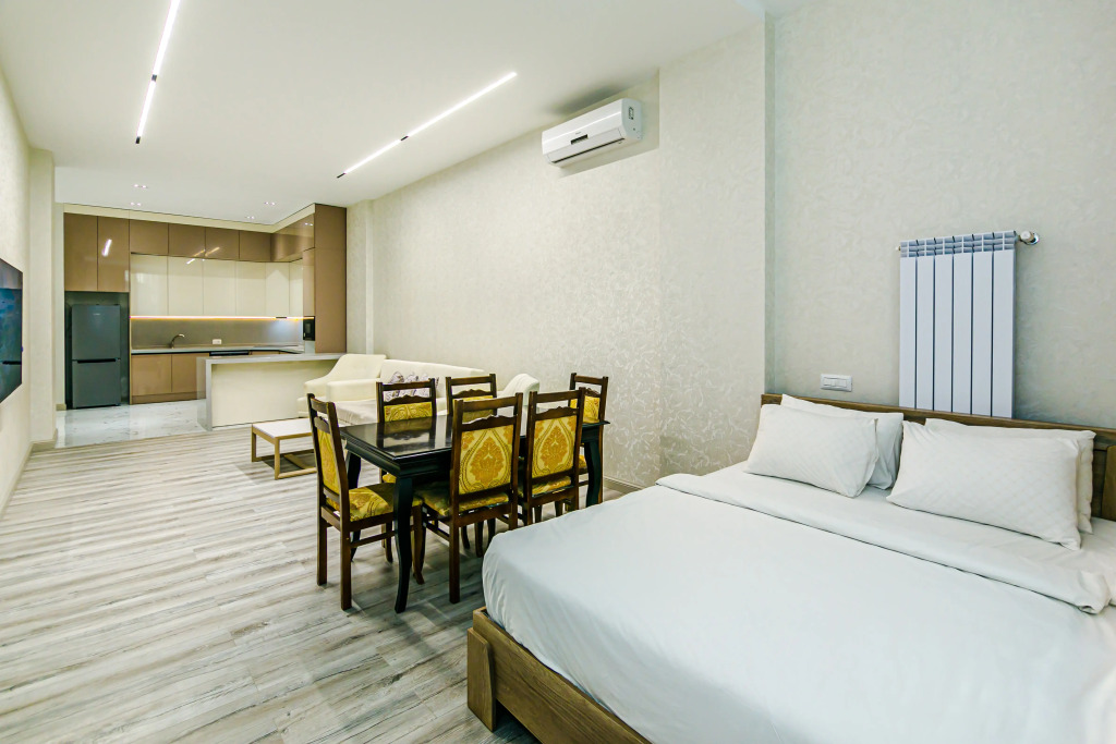 Апартаменты Deluxe с балконом и с красивым видом из окна в Апартаменты Luxury White in Nizami Street