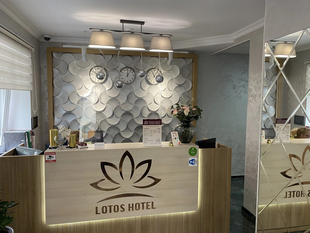 Lobby & Reception