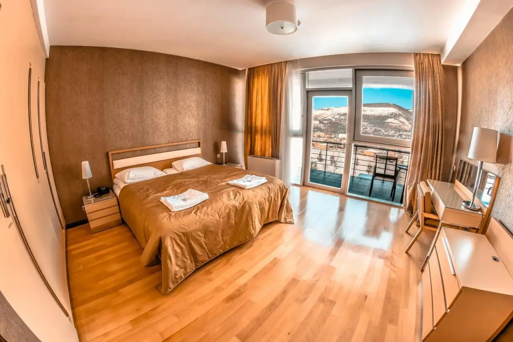 2 Bedrooms Apartment with balcony and with view