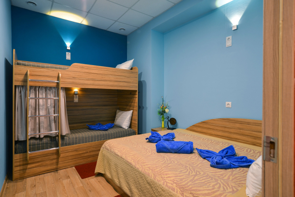 Economy Family room
