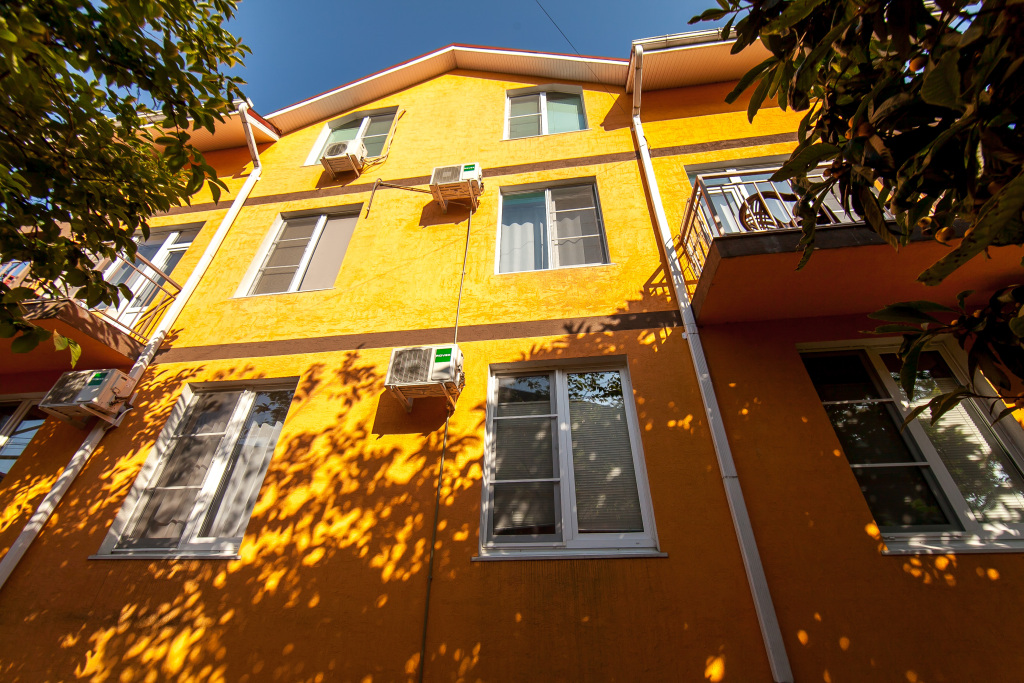 Schastlivy Slon Guest House image