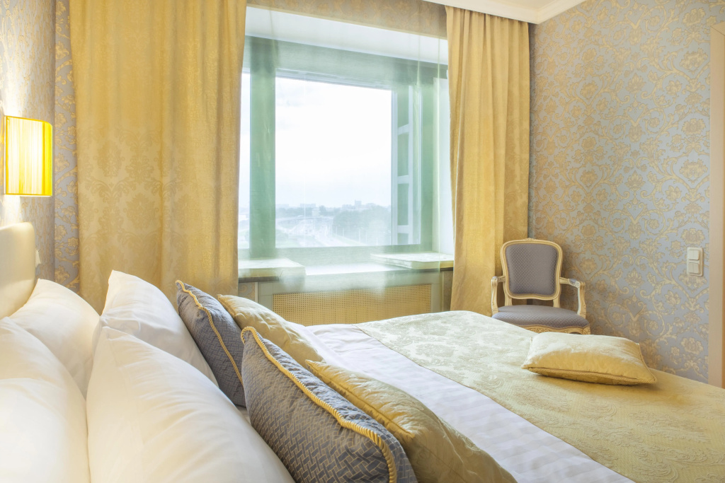 Moskva Hotel Room Type - Haude de France Double Business Suite Neva View full double bed