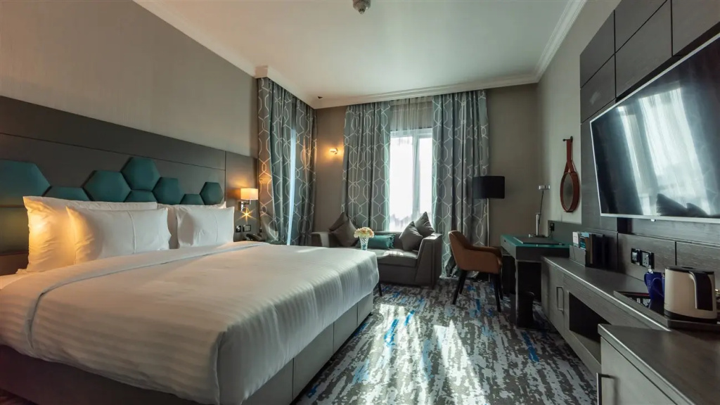 1 Bedroom Double Suite with city view (full double bed)