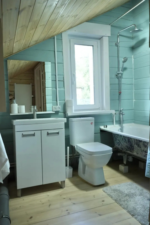 Апартаменты с 4 комнатами в Изумрудный