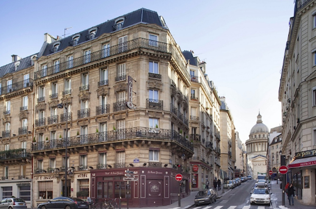 Saint Michel Free Parking Apartments