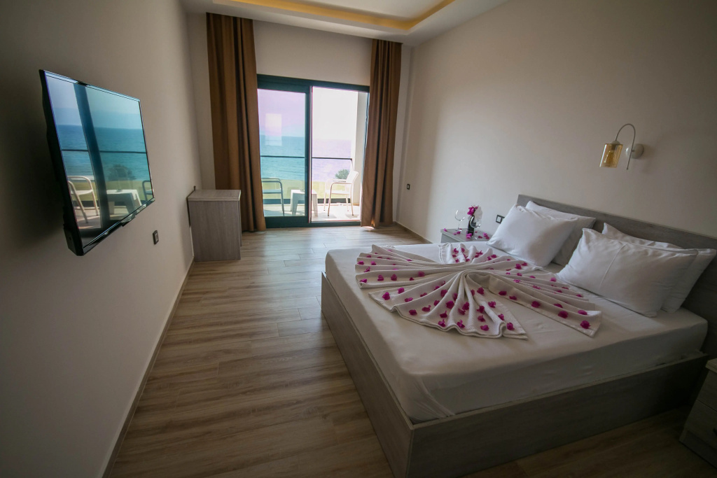 Standard Double room with balcony and with view (full double bed)