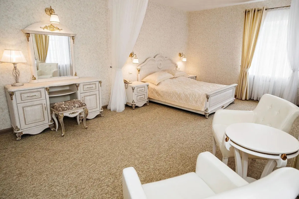 Palisad Hotel Room Type - Bridal Double room with city view full double bed