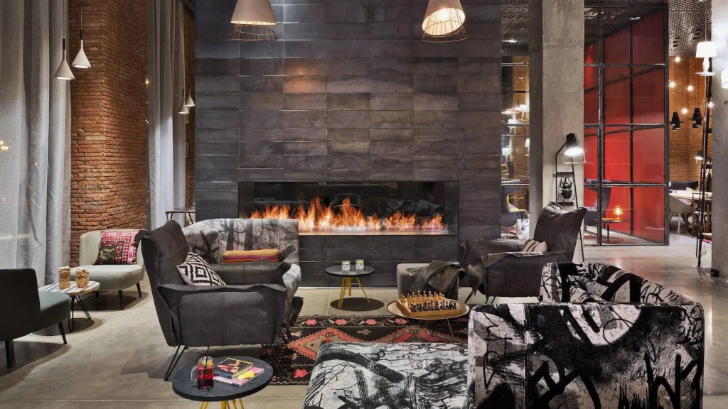 Lobby & Reception