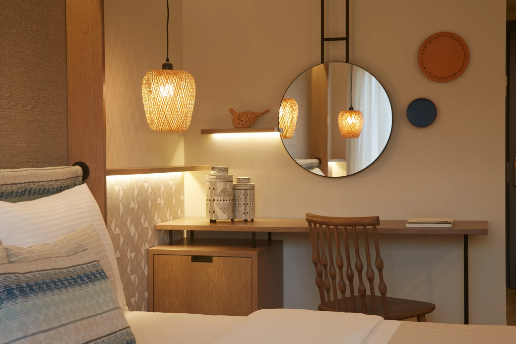 Deluxe Double room with balcony and with garden view (full double bed)