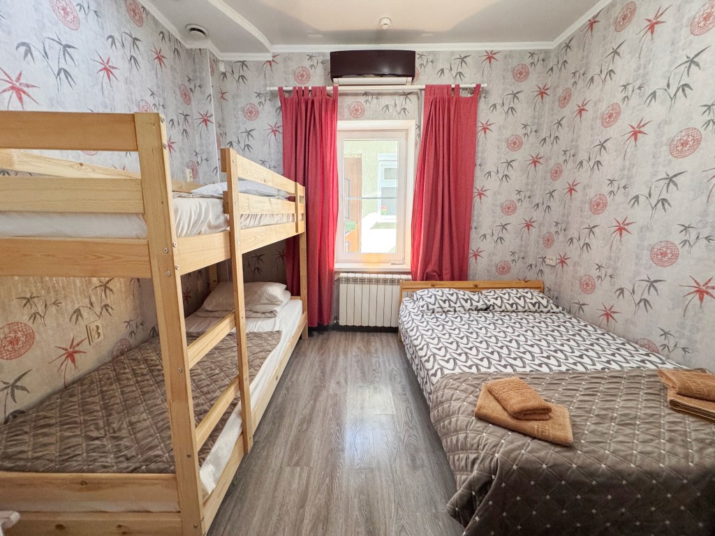 Family No.1 Quadruple room
