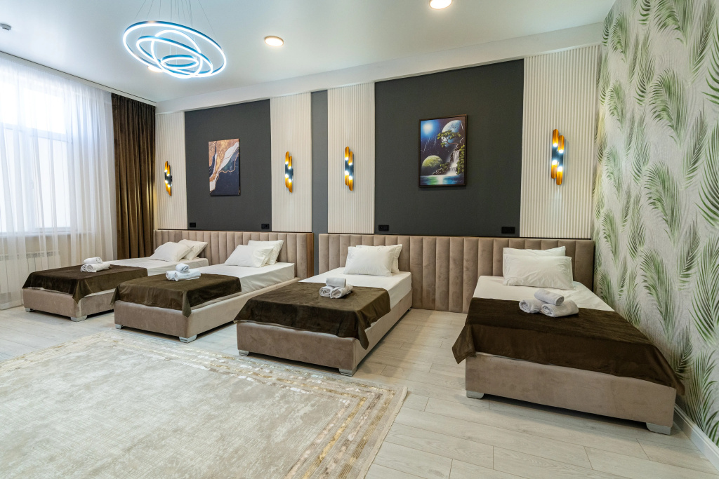 Large Deluxe Quadruple room with view