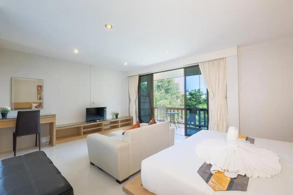 Deluxe Double room with balcony and with sea view (full double bed)