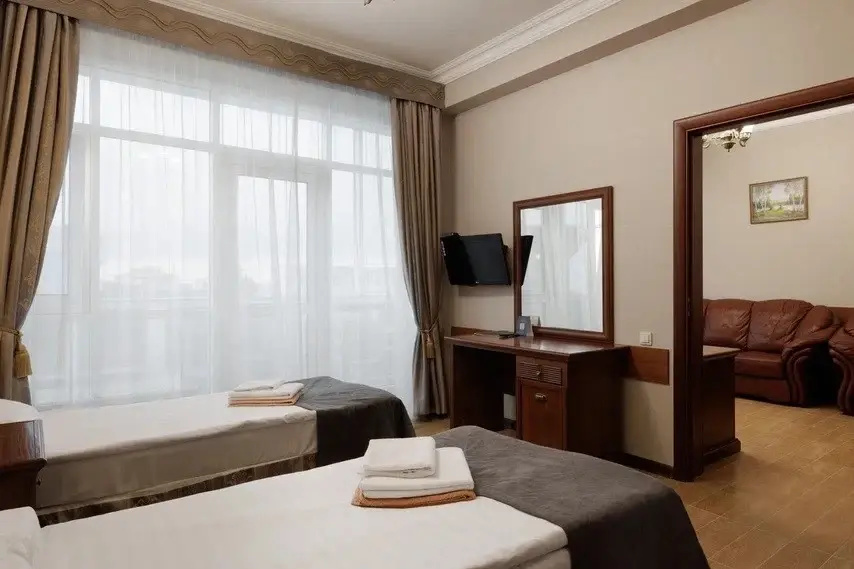 Deluxe Lyuks Building Double room with balcony (twin beds)
