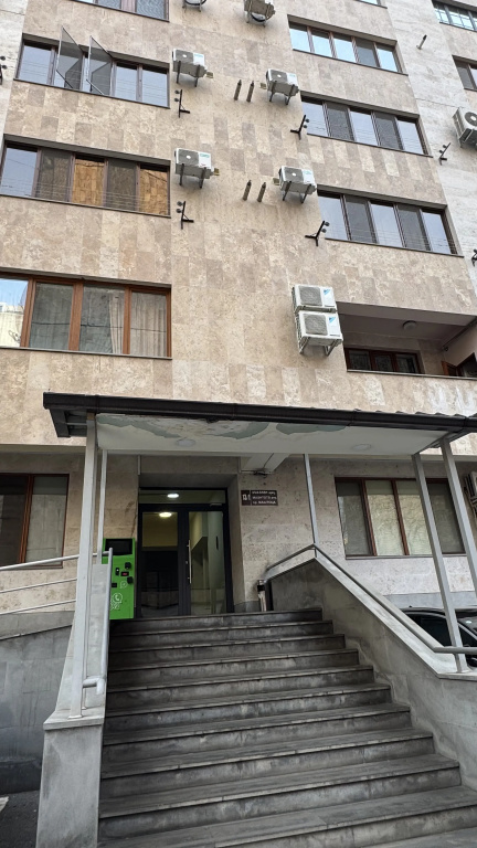 V Samom Serdtse Yerevana U Parka Sizons Apartment