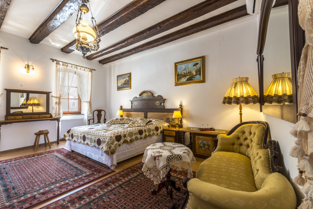 Executive Double room (full double bed)