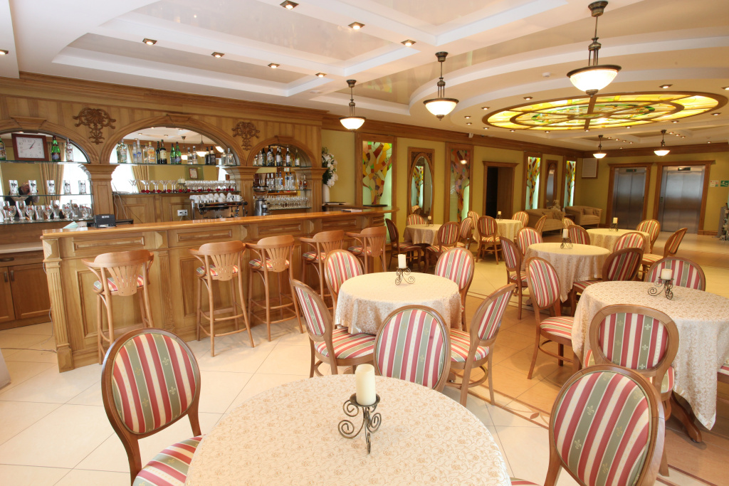 Food & Beverage