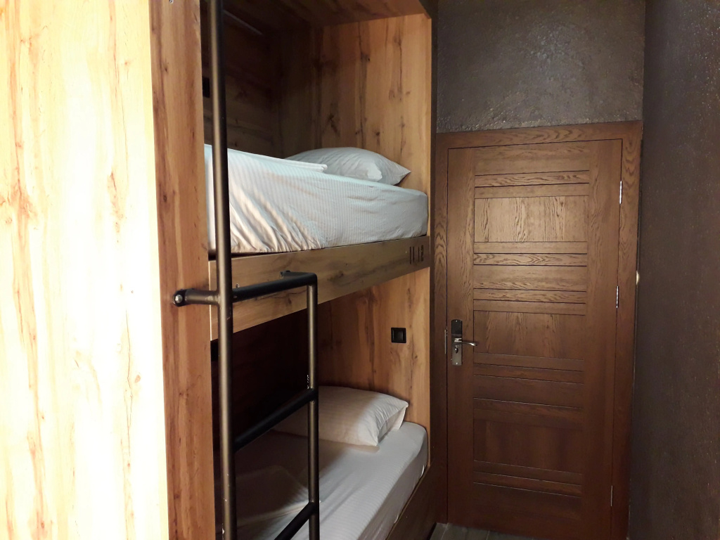 Economy room