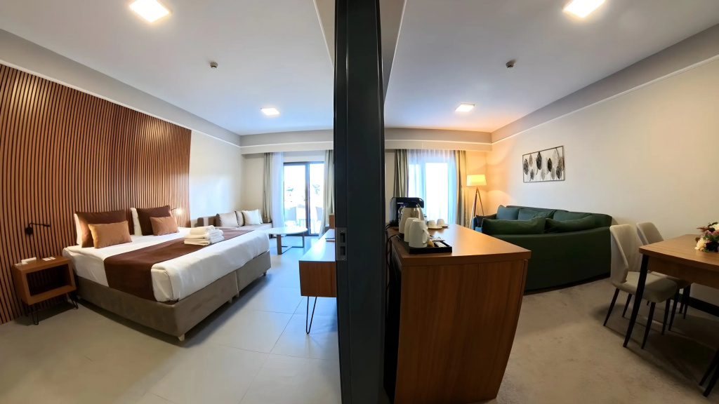 1 Bedroom Quadruple Suite with balcony and with view