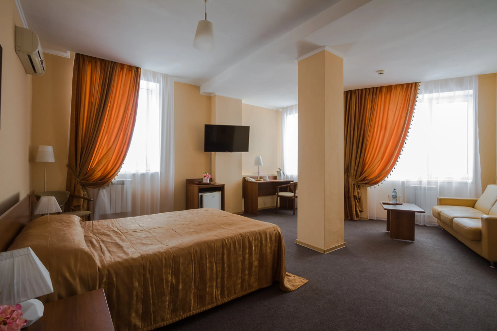 Double Junior Suite (full double bed)
