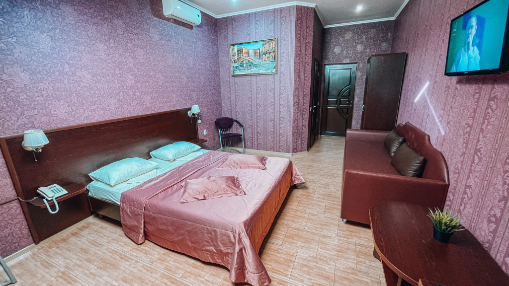 Valmont Hotel Room Type - Comfort Double room full double bed
