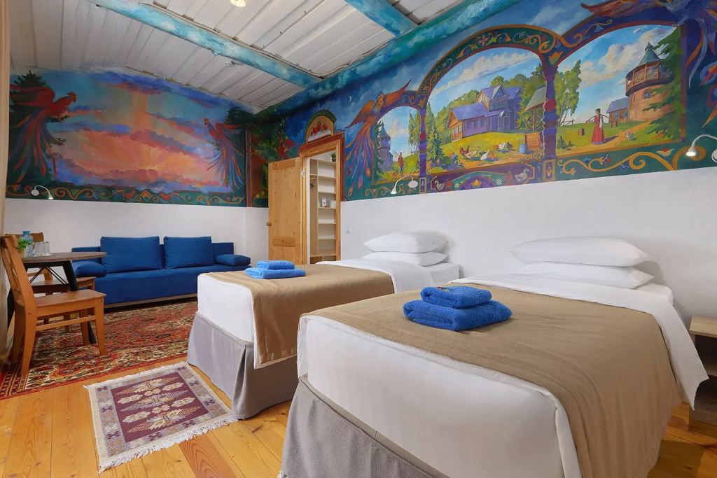 Visiting a Fairy Tale Double Art-Apartment (full double bed)