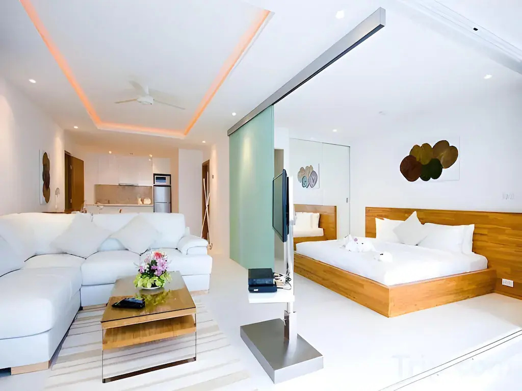 1 Bedroom Double Suite with balcony and with sea view (full double bed)