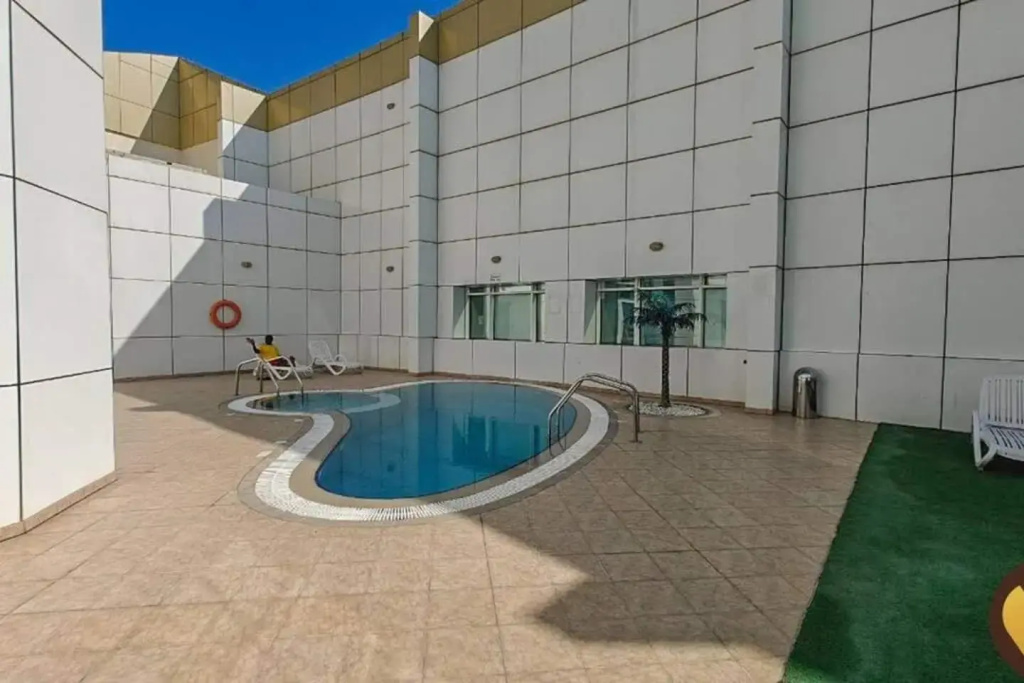 Cosmos Living Work-Friendly with Easy Metro Access Apartments