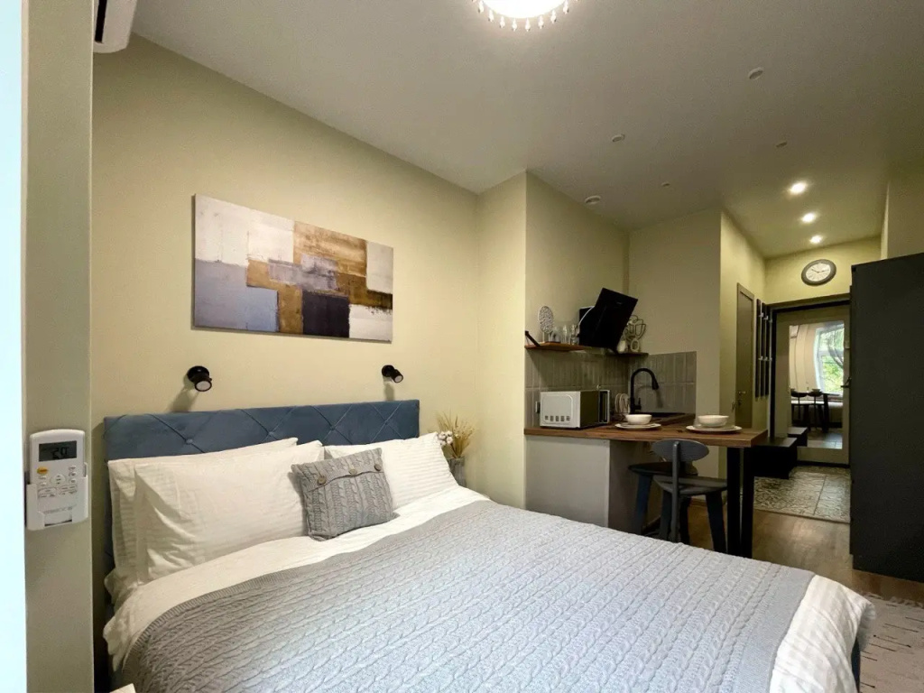304 Double Suite (full double bed)