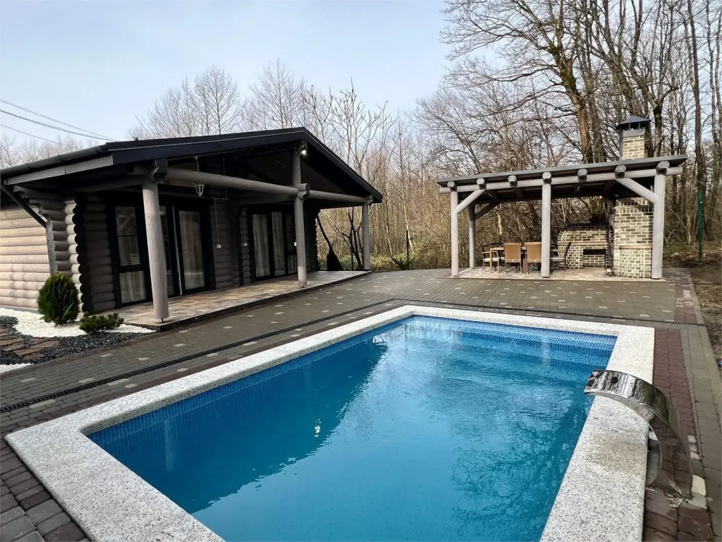 Marten's VIP House