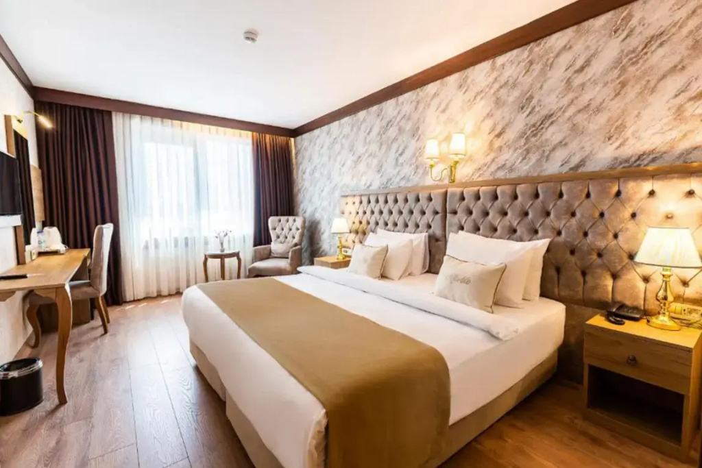 Superior Double room (full double bed)