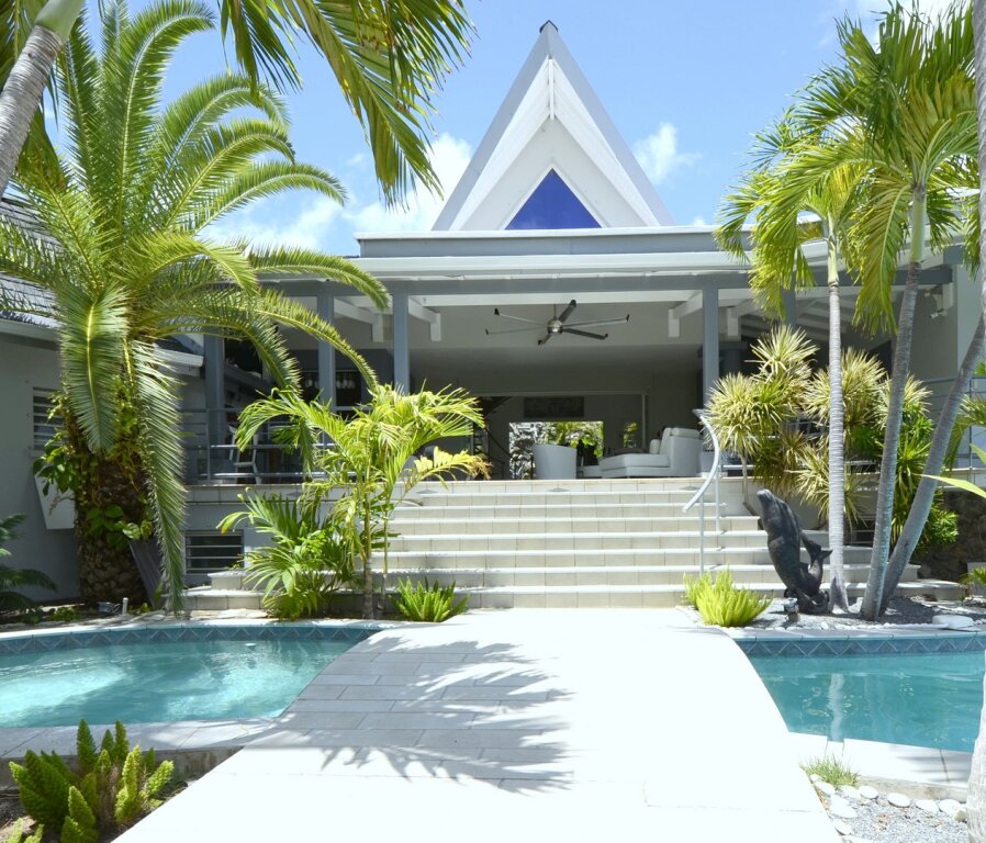 Сен бил. Резиденция Адама Ланга. Villa Palm Marine.