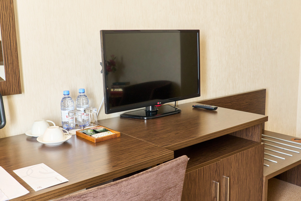 Двухместный номер Standard с балконом и с красивым видом из окна двуспальная кровать в Kainar