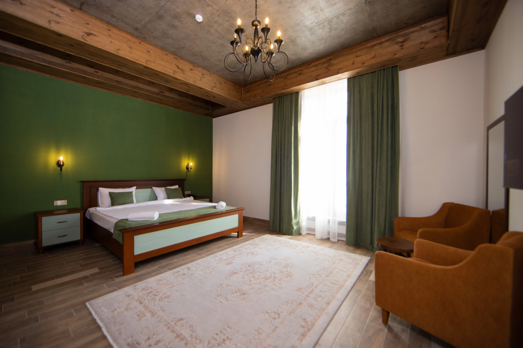Superior Double room with mountain view (full double bed)