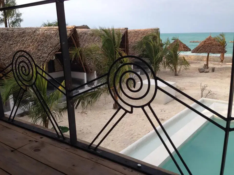 Курортный отель Nur Beach Resort — фото