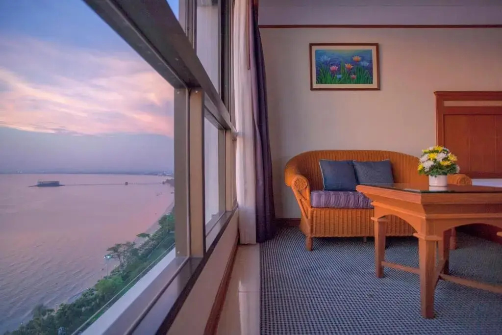 Cholchan Pattaya Beach Resort - Général