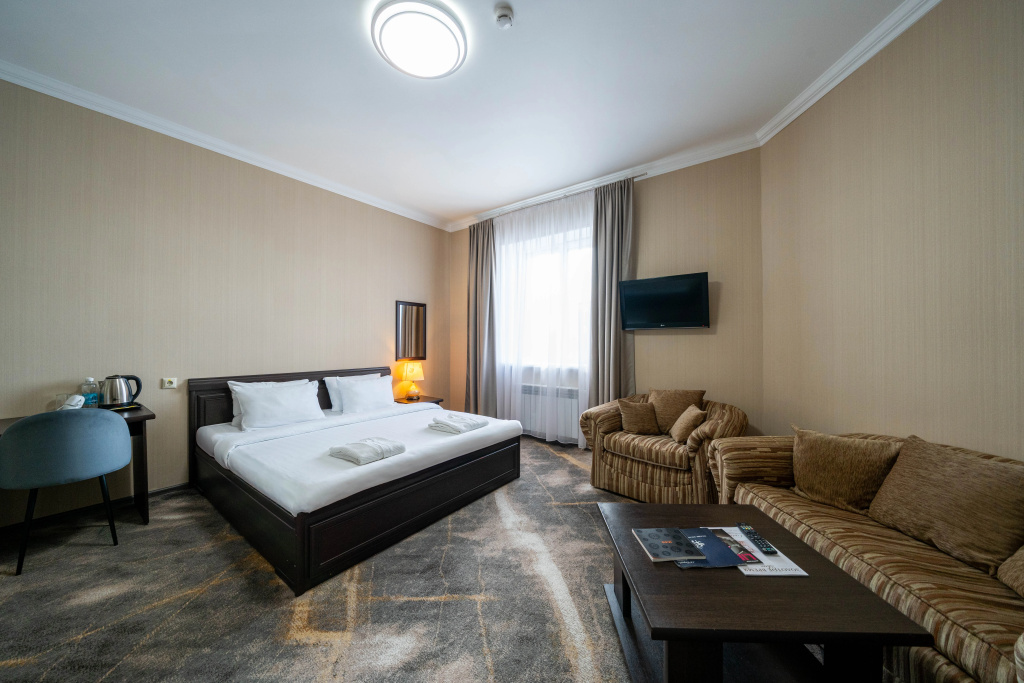 Hotel Yevropa Room Type - Family Quadruple room