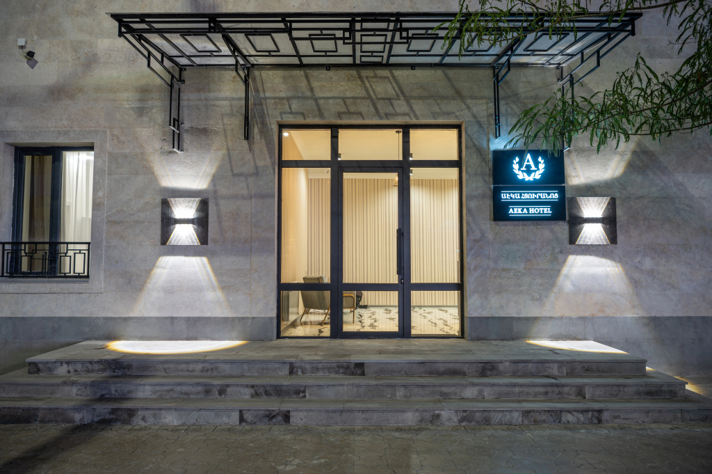 Lobby & Reception
