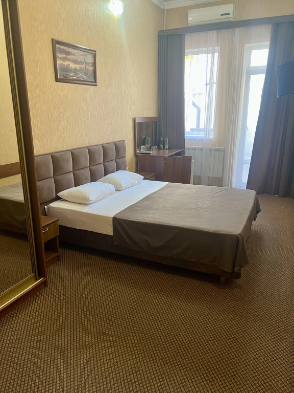 Standard Double room with balcony (full double bed)