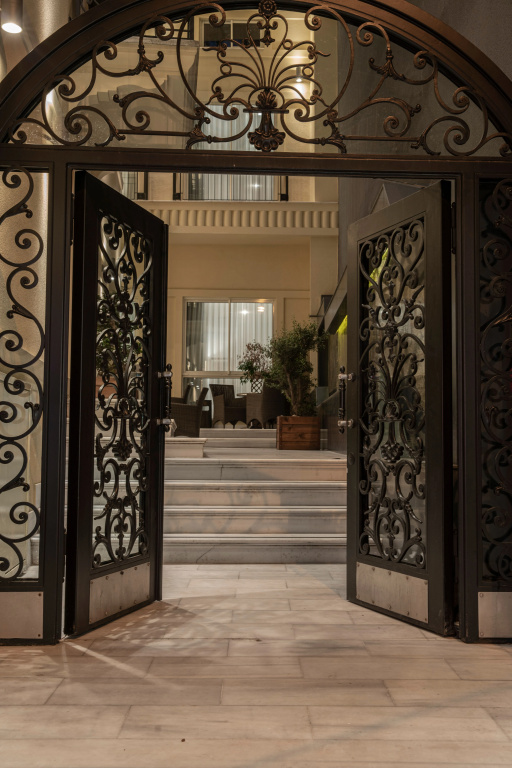 Lobby & Reception