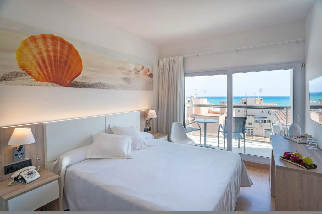 Double room with balcony (full double bed)