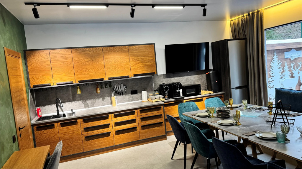 Люкс High Tech с балконом в Горы Village