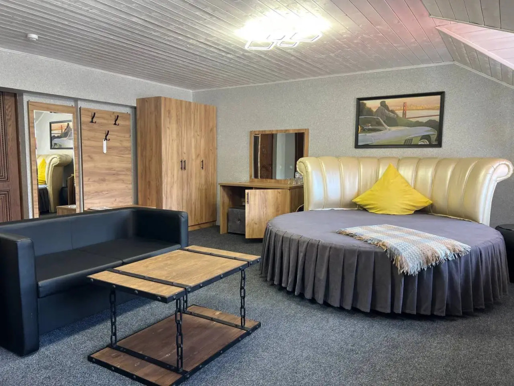 Люкс двухуровневый Мансарда в Шатун