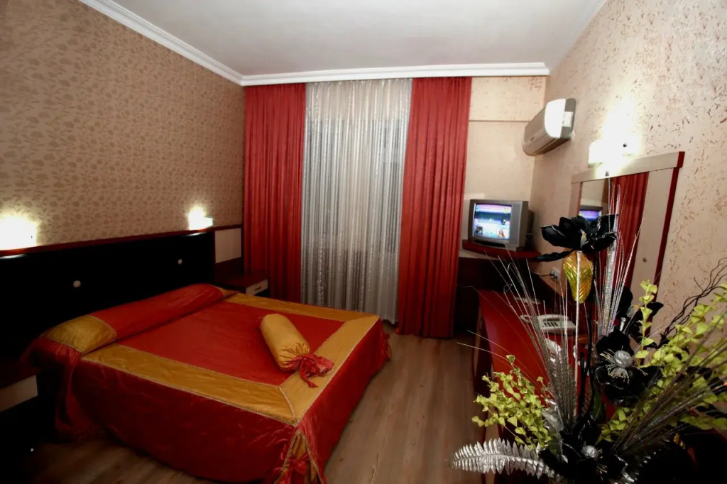 Standard Double room with balcony (full double bed)