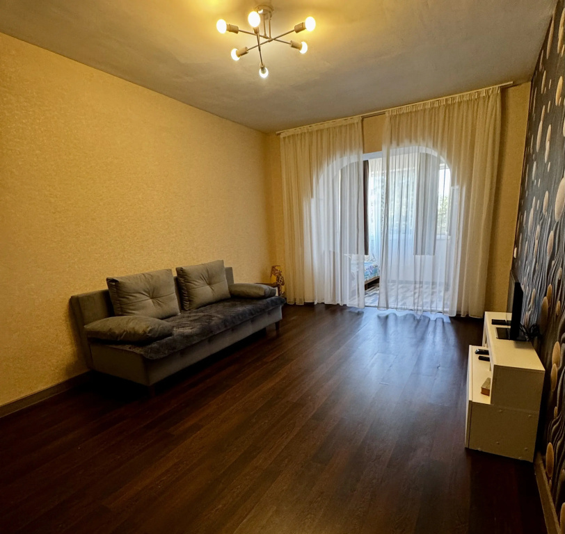 Uyutnaya Svetlaya v 10 Min Khodyby do Plyazha Flat